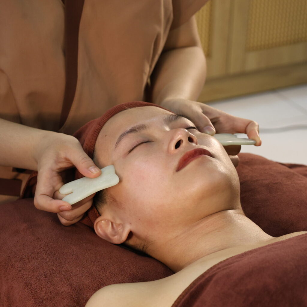 cao-gio-ngoc-thach-chuyen-vien-tri-lieu Cạo Gió Ngọc Thạch Chuyên Viên Trị Liệu